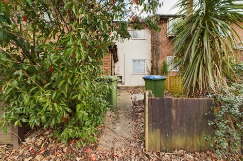 One Bedroom House - Pet Considered