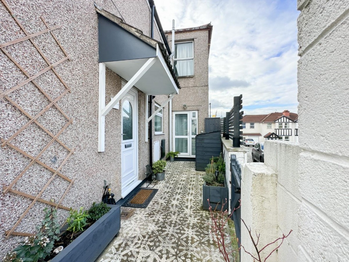 Winchester Road, Bristol, BS4 3NQ