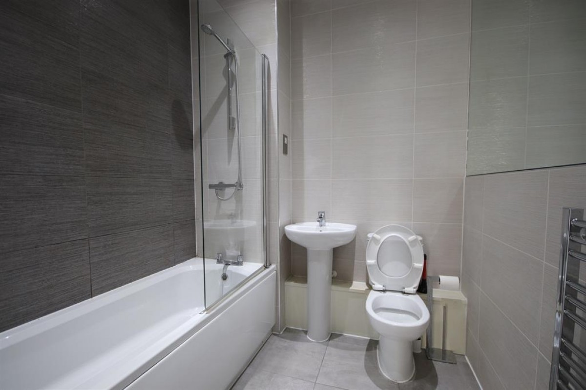Marina Walk, Leigh, WN7 4FN