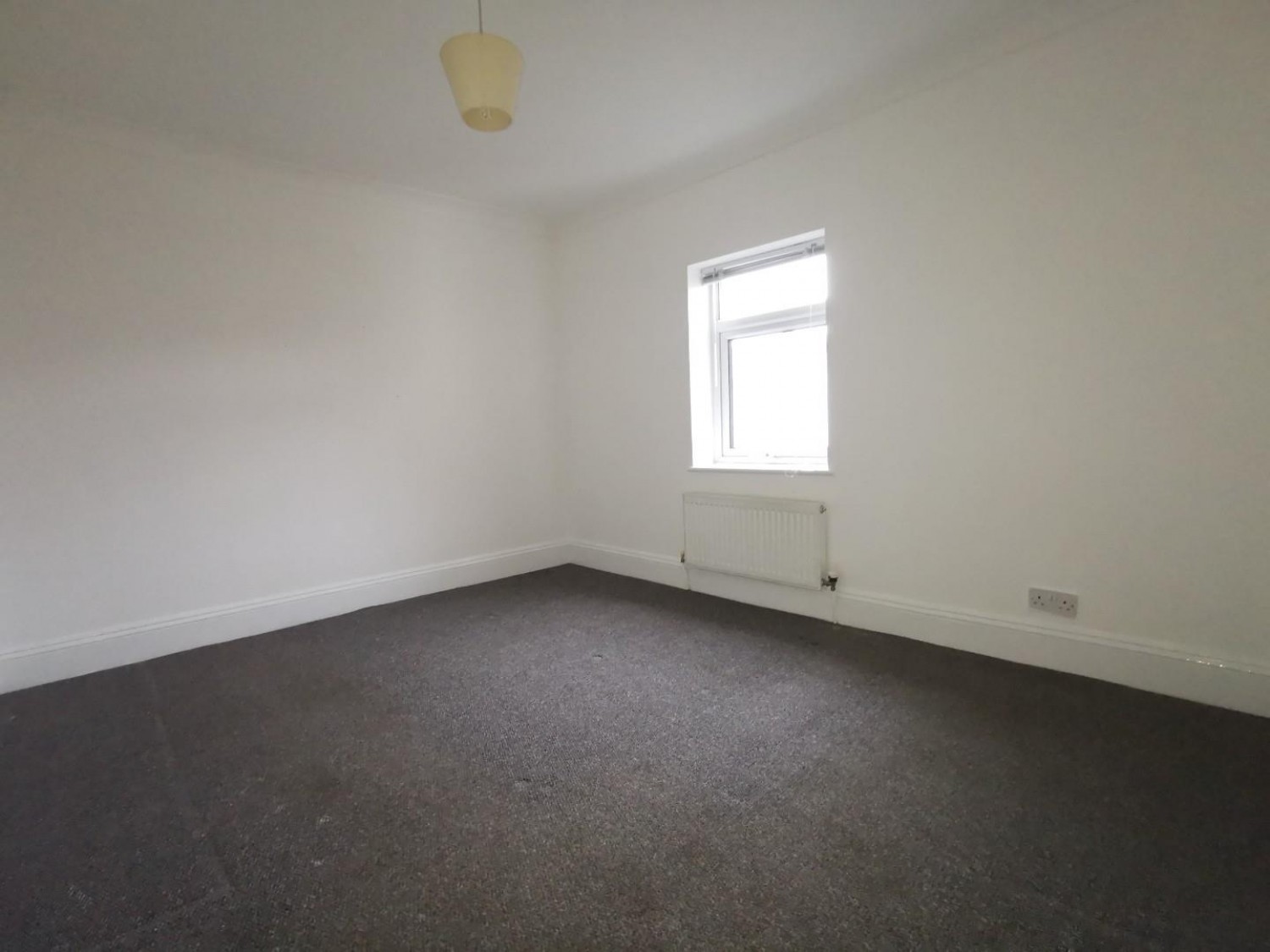 Cherbourg Road, Eastleigh - Newly Refurbished