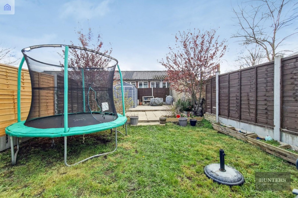 Lindisfarne Road, Dagenham, RM8