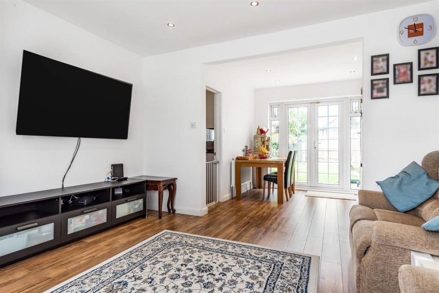 Royal Crescent, Ruislip, Middlesex, HA4 0PN Hunters Estate Agents