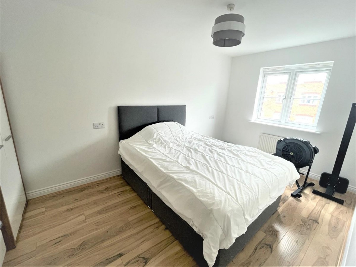 Nine Acres Close , Hayes, UB3 1SW