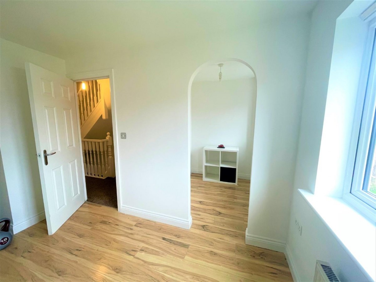 Nine Acres Close , Hayes, UB3 1SW