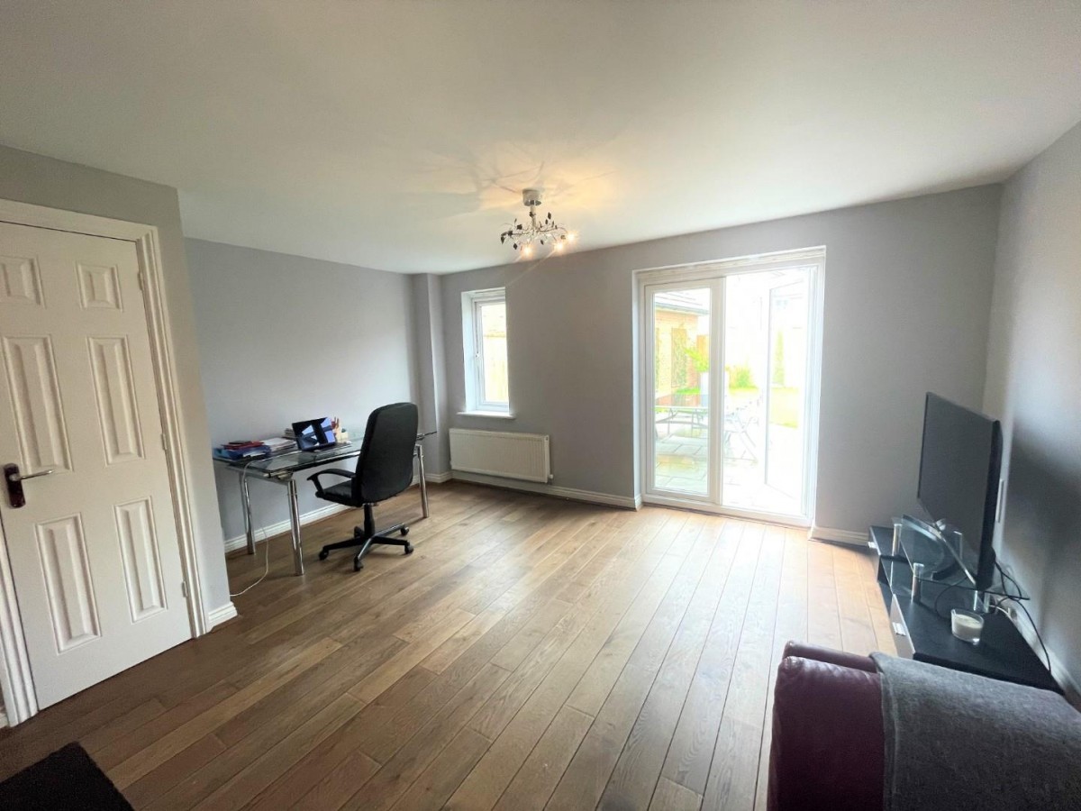 Nine Acres Close , Hayes, UB3 1SW