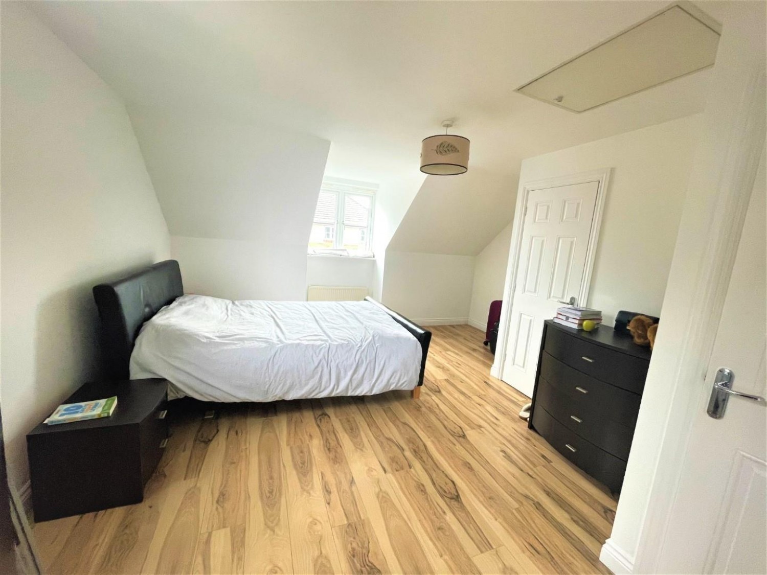 Nine Acres Close , Hayes, UB3 1SW