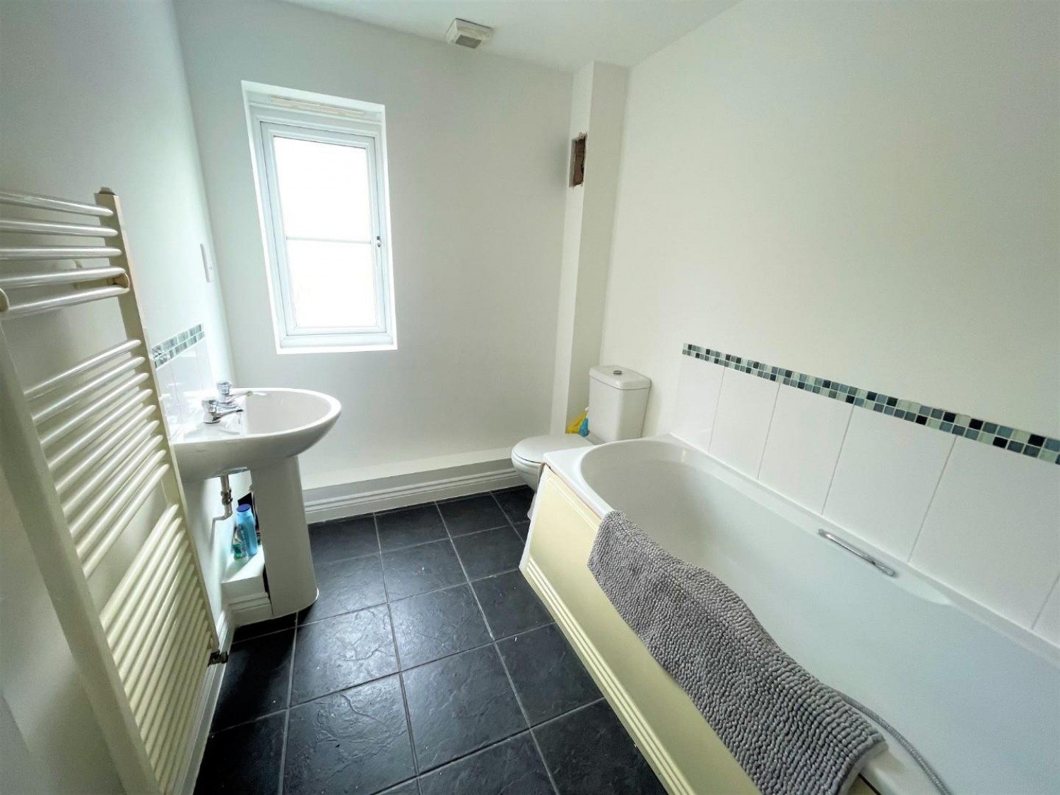 Nine Acres Close , Hayes, UB3 1SW