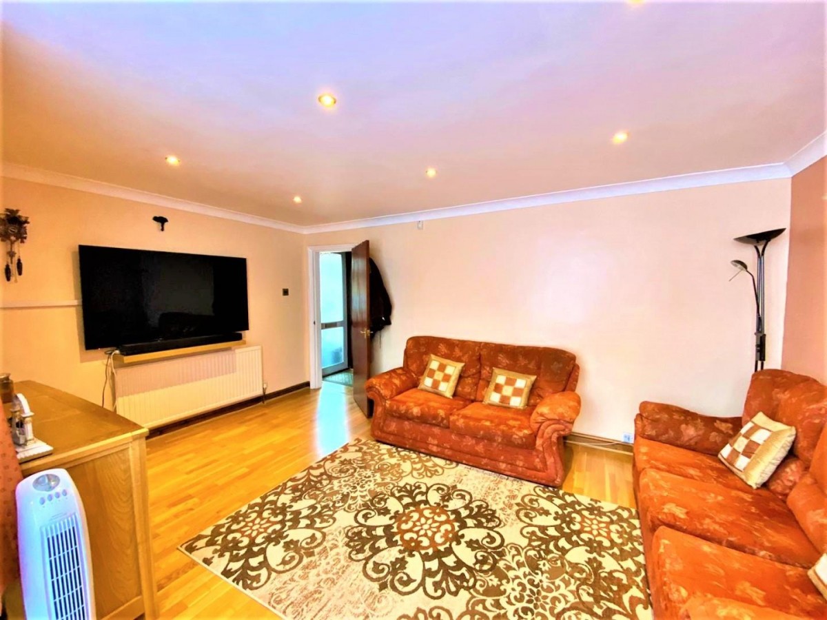 Warley Avenue, Hayes