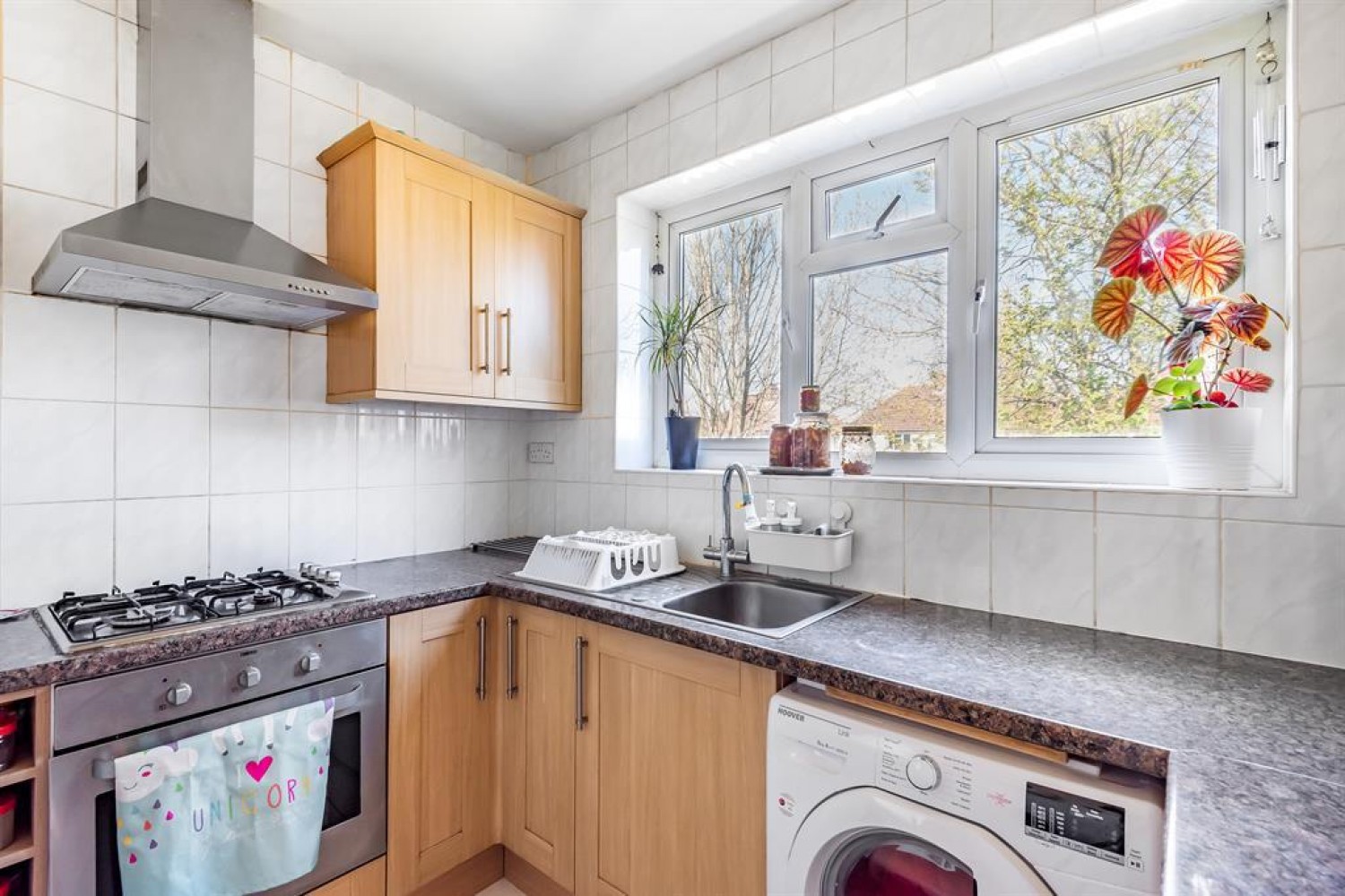2 bedroom Flat for sale in St Jeromes Grove, Hayes, Middlesex UB3 2PJ