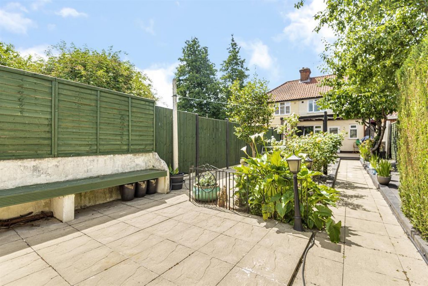 Carlyon Road, Hayes, Middlesex, UB4 0NS