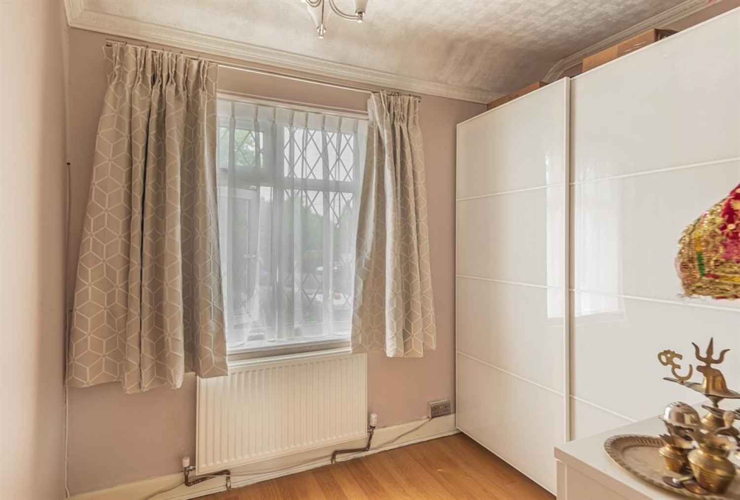 Carlyon Road, Hayes, Middlesex, UB4 0NS