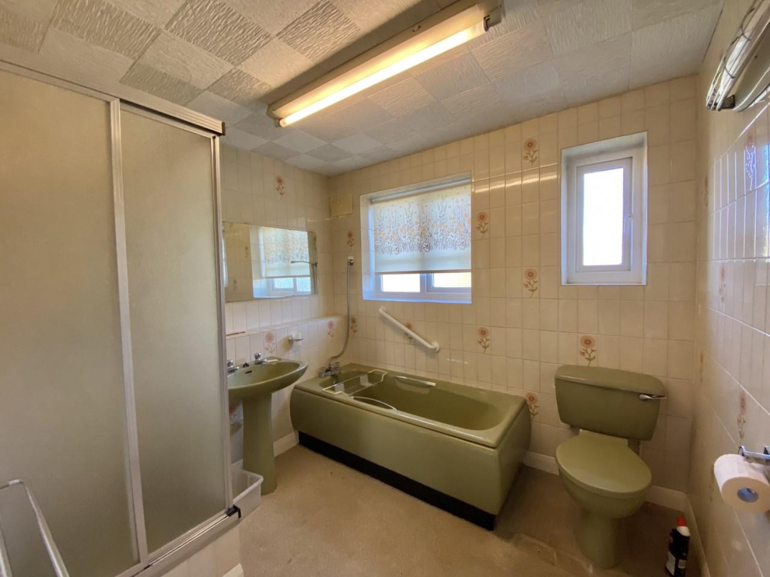 Stirling Road , Hayes, UB3 3AH