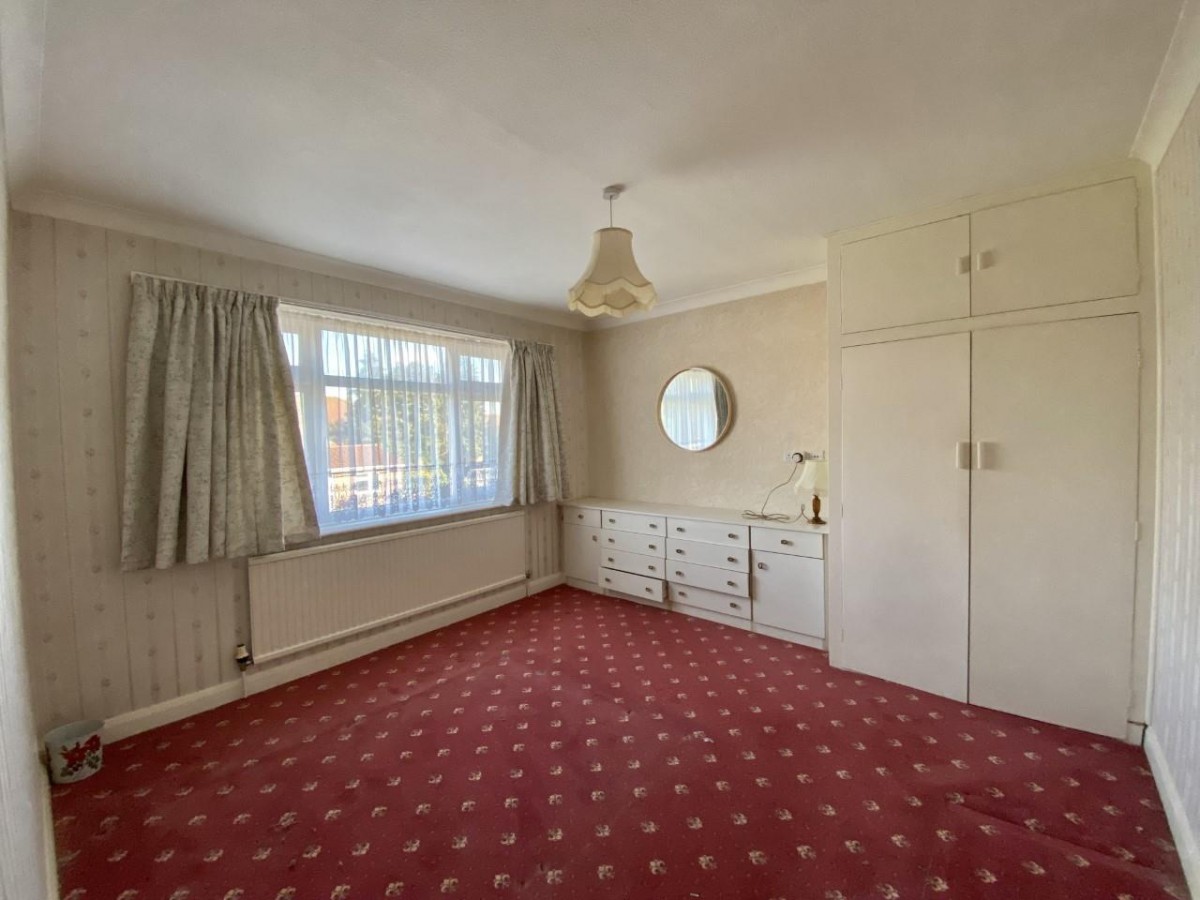 Stirling Road , Hayes, UB3 3AH