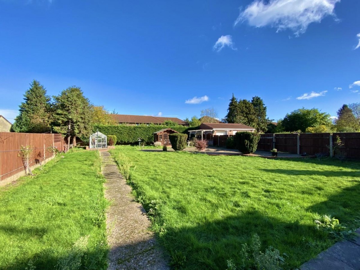 Stirling Road , Hayes, UB3 3AH