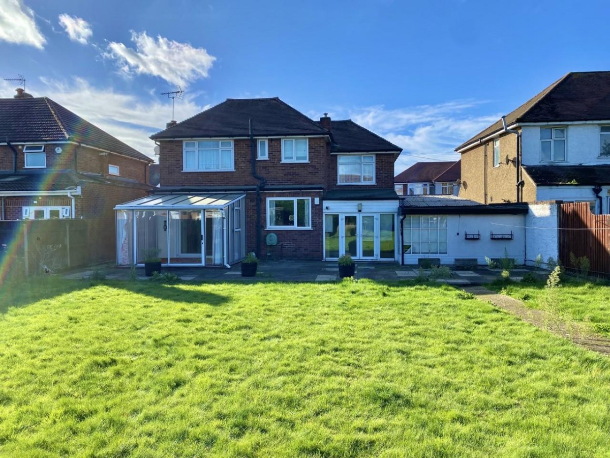 Stirling Road , Hayes, UB3 3AH