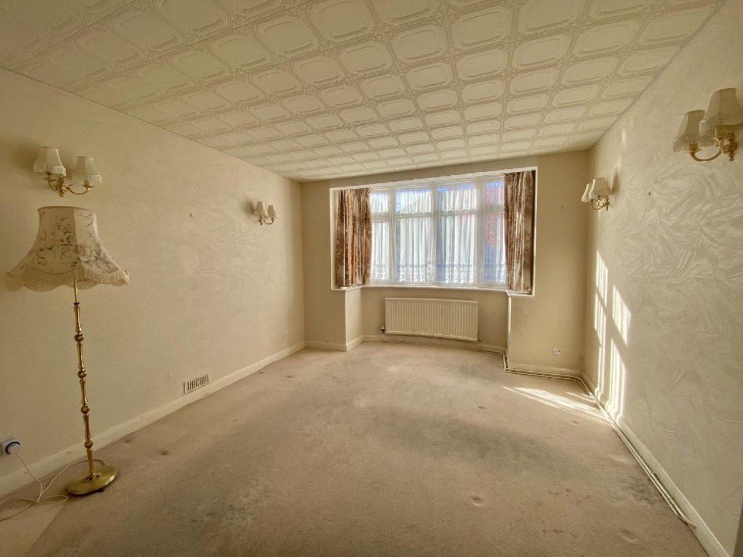 Stirling Road , Hayes, UB3 3AH