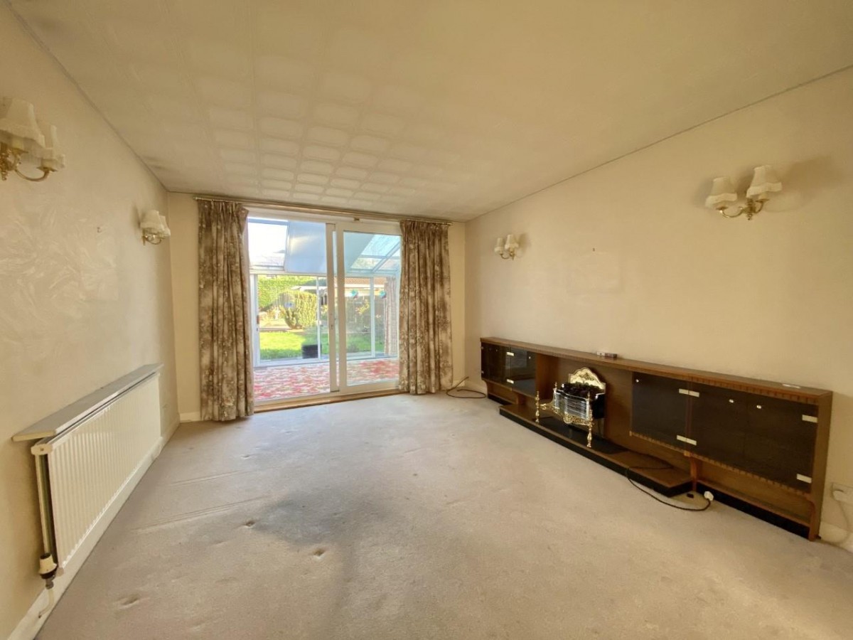 Stirling Road , Hayes, UB3 3AH