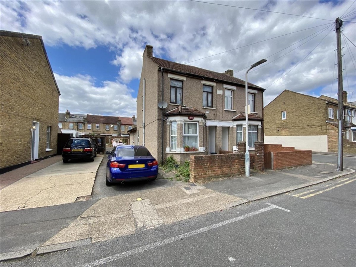 Cromwell Road, Hayes, Middlesex, UB3 2PP