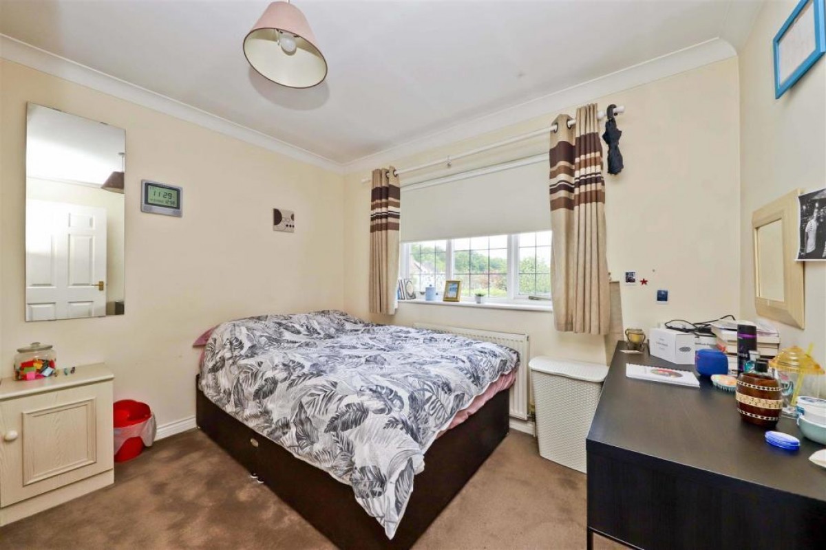 Stocks Place , UB10 0DA