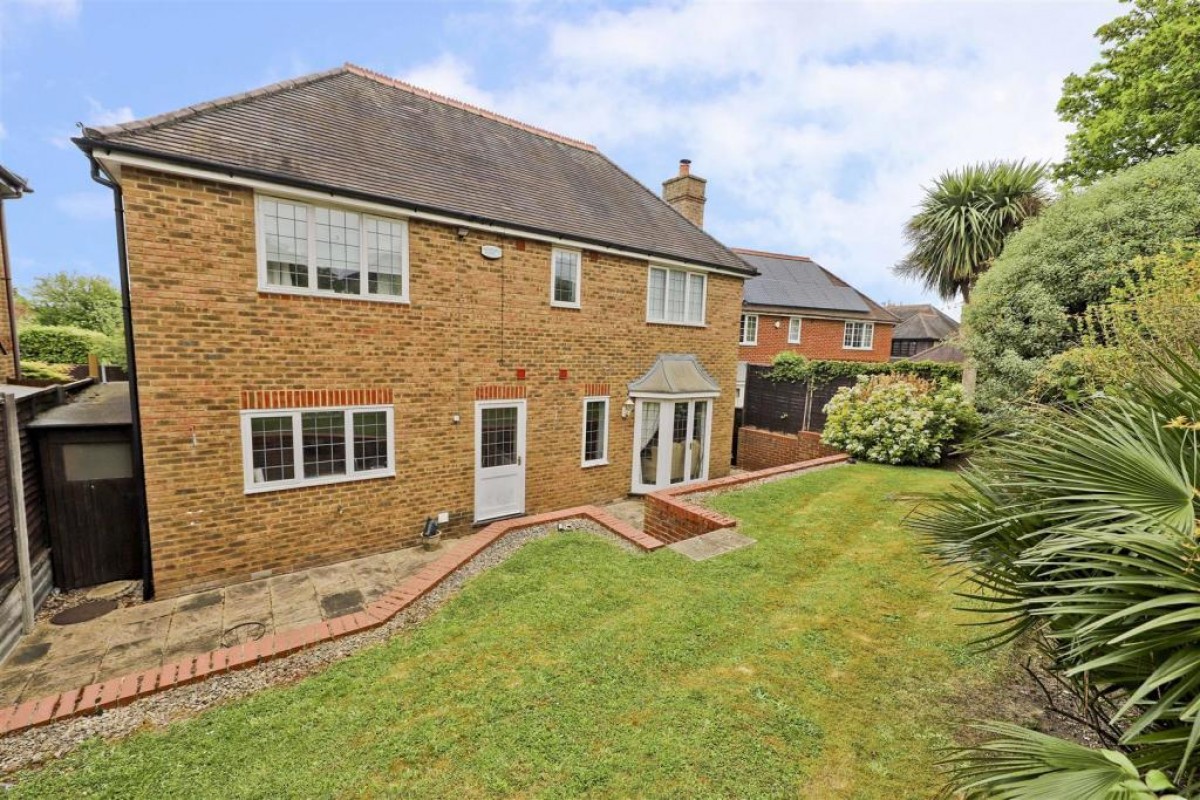 Stocks Place , UB10 0DA