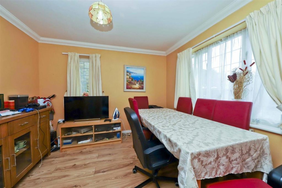 Stocks Place , UB10 0DA