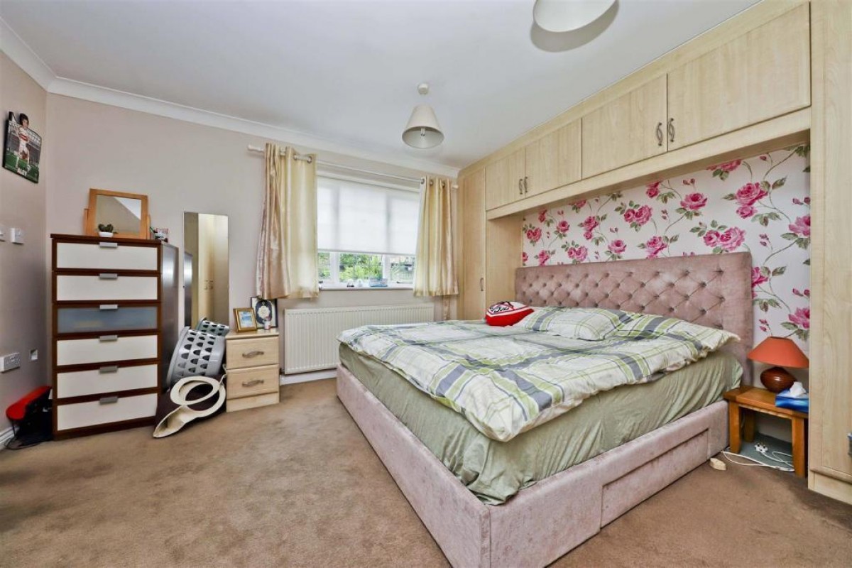 Stocks Place , UB10 0DA