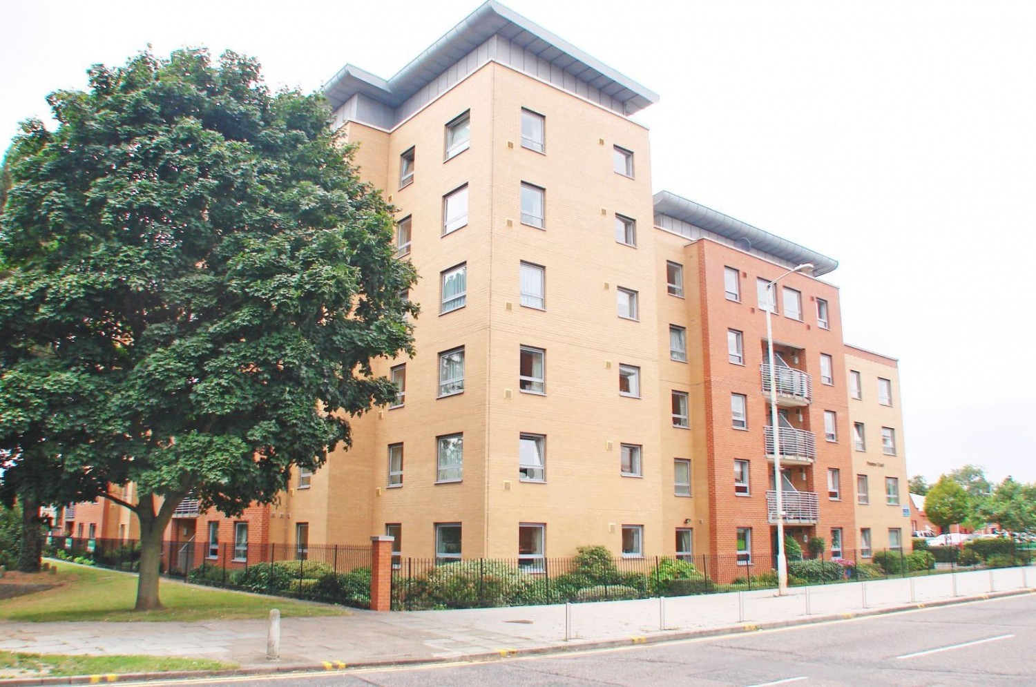 Pinetree Court, Danestrete, Stevenage, SG1 1YJ
