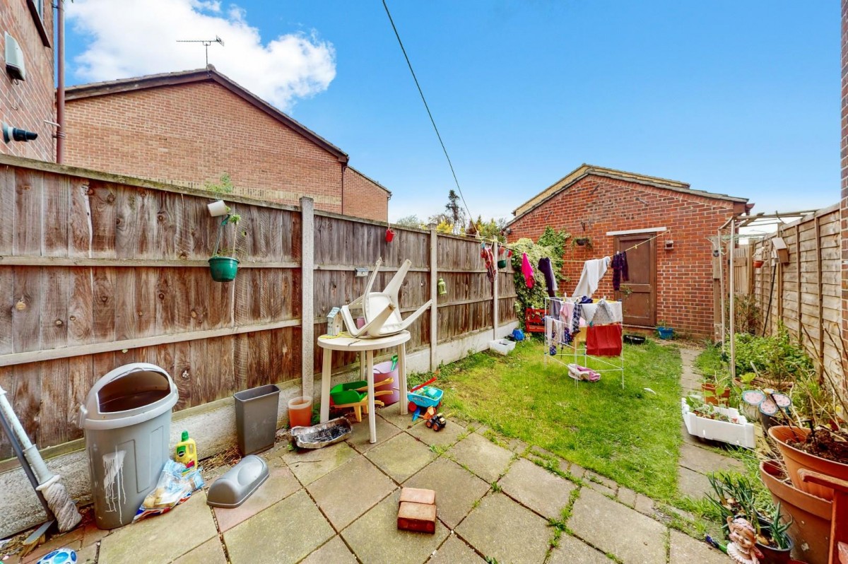 Gibson Road, Dagenham, RM8