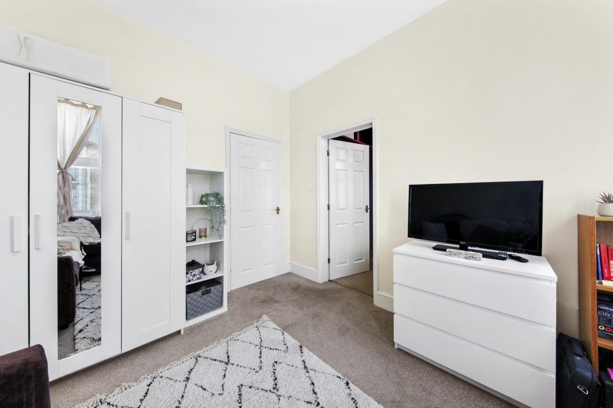 The Avenue, London, W13