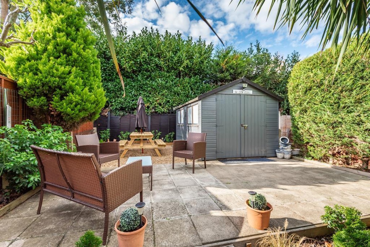 Beechwood Avenue, Hayes, Middlesex, UB3 1JN