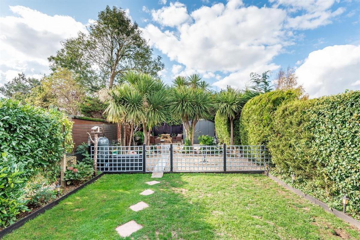 Beechwood Avenue, Hayes, Middlesex, UB3 1JN