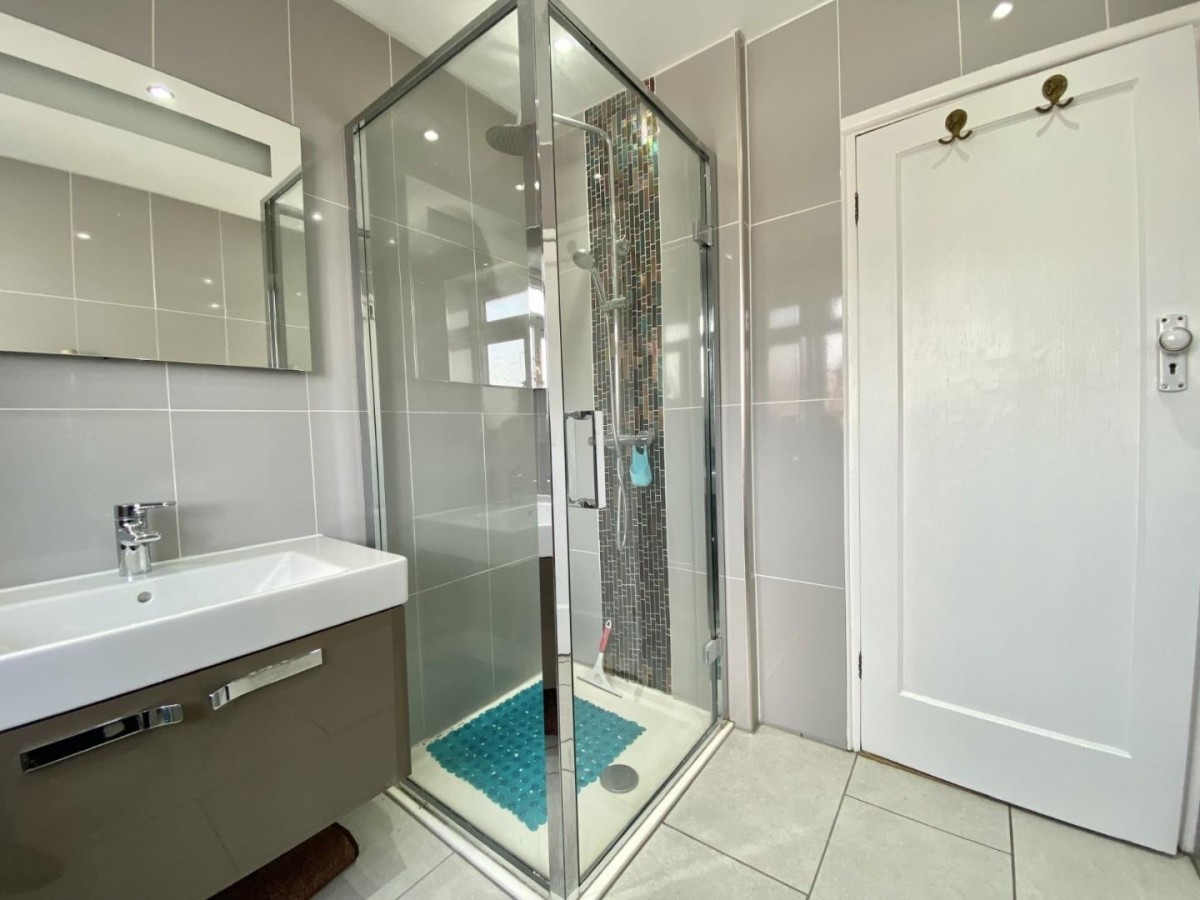 Roseville Road, Hayes, UB3 4QX