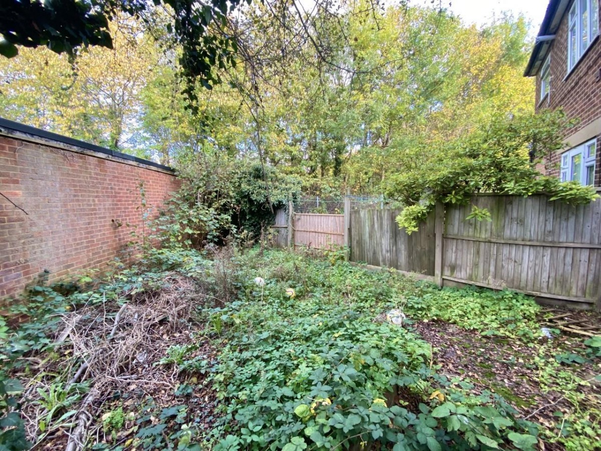 Barnhill Road, Hayes, Middlesex, UB4 9AP