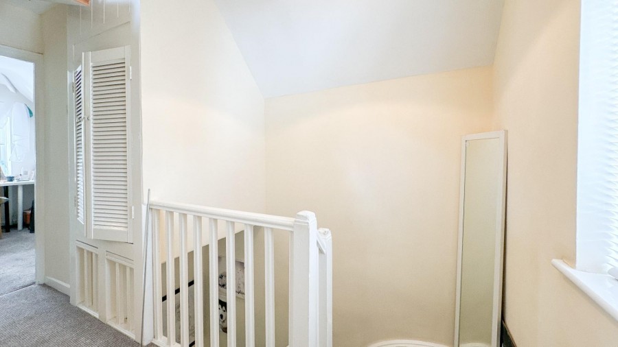 Springleaze, Knowle, Bristol Hunters Estate Agents & Letting Agents