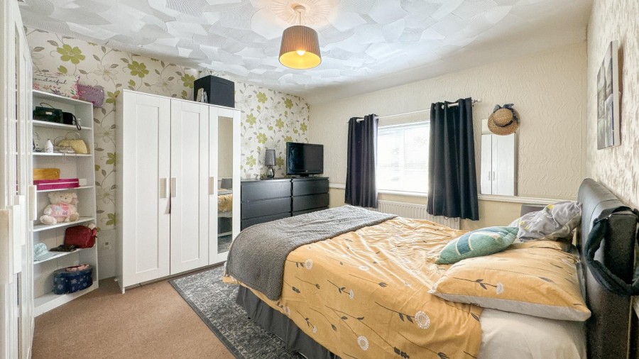 Springleaze, Knowle, Bristol Hunters Estate Agents & Letting Agents