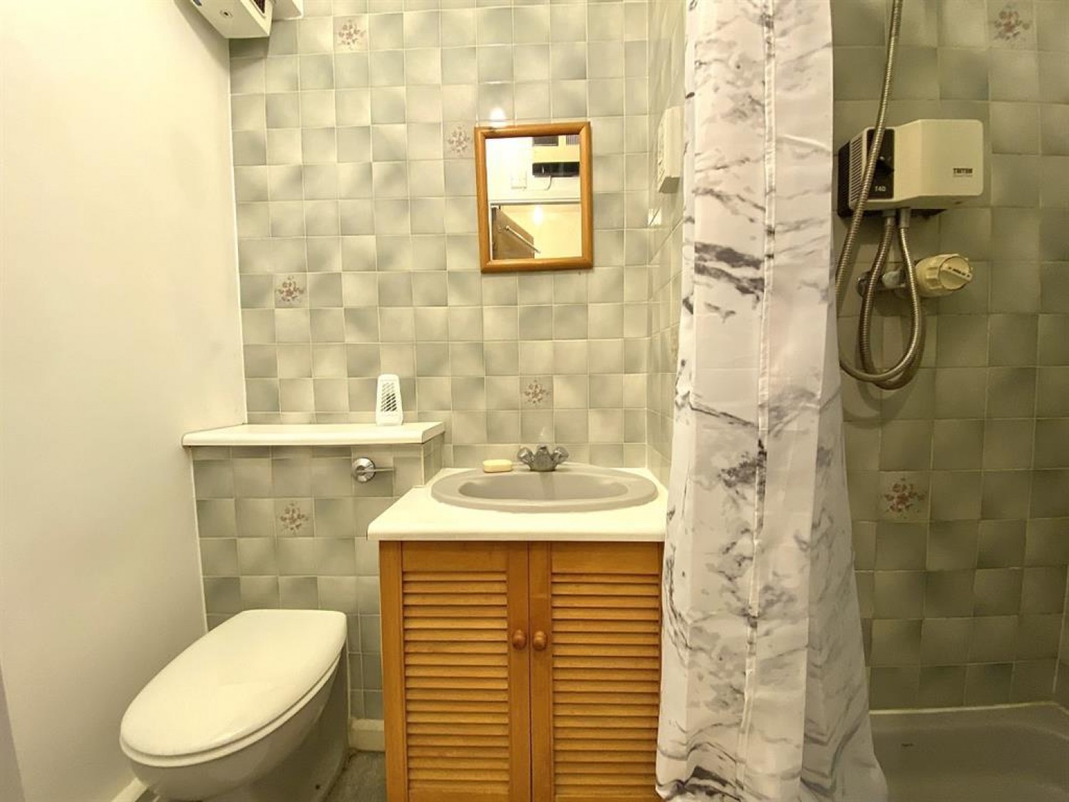 Brendon Close, Harlington, Middlesex, UB3 5NH