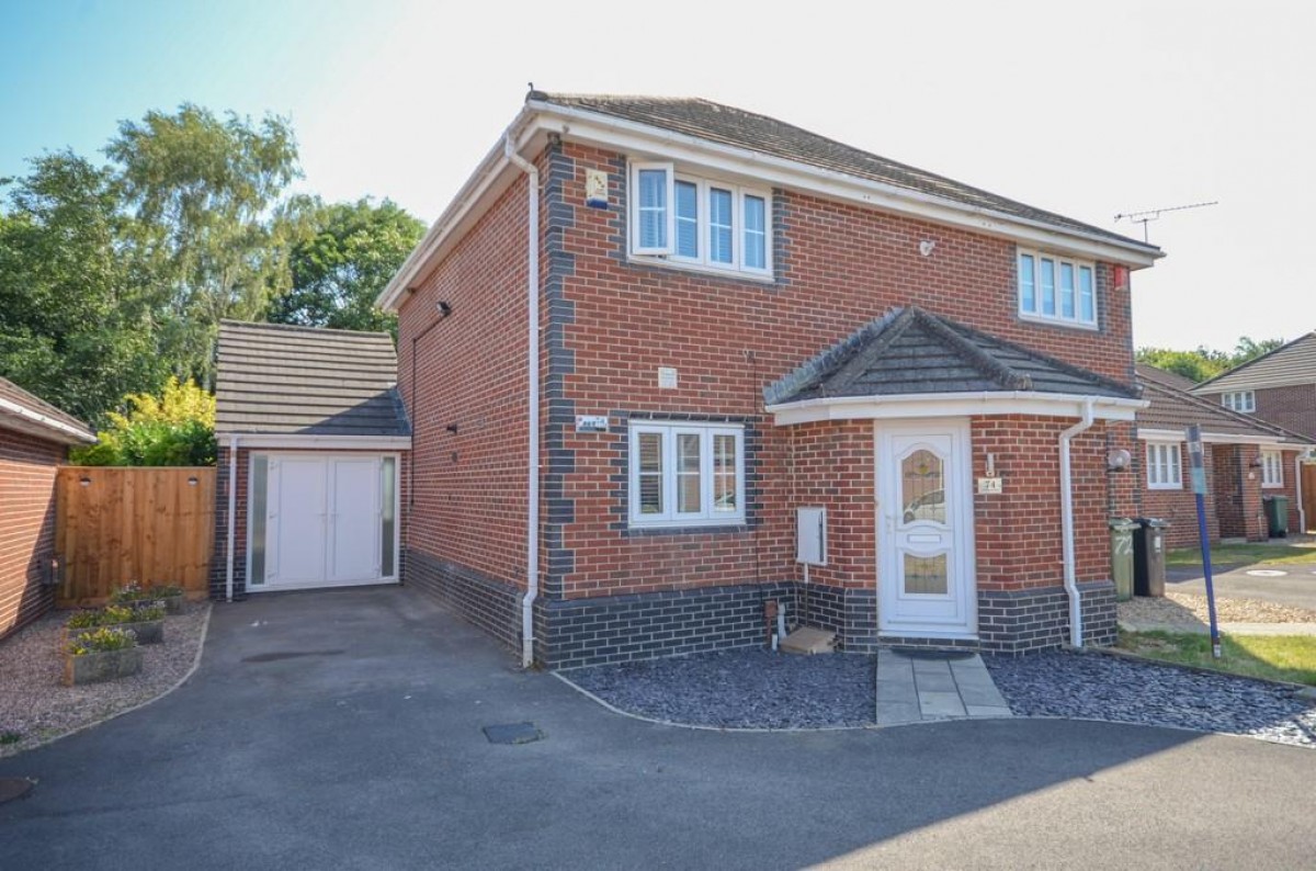 Thomas Avenue, Emersons Green, Bristol, BS16 7TA