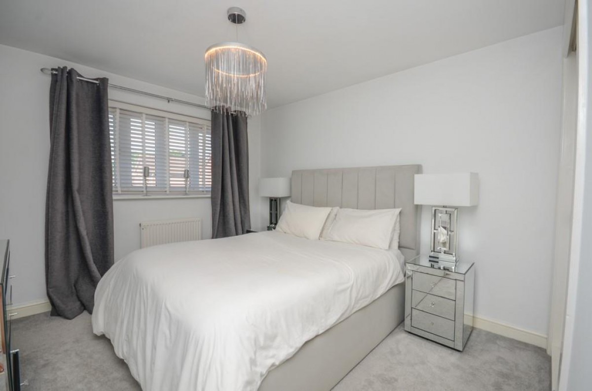 Thomas Avenue, Emersons Green, Bristol, BS16 7TA