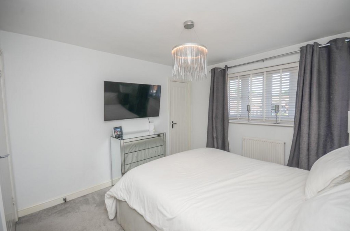 Thomas Avenue, Emersons Green, Bristol, BS16 7TA