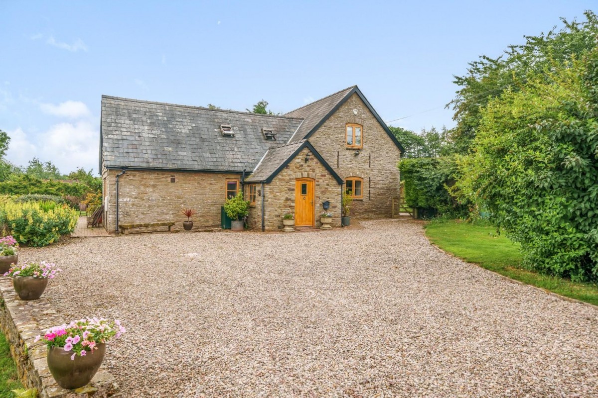 Pen-y-Parc, Upper Wernddu, Rowlestone, Hereford, HR2 0ED