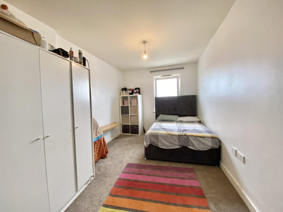 Canalside Gardens, Southall, UB2 5TJ