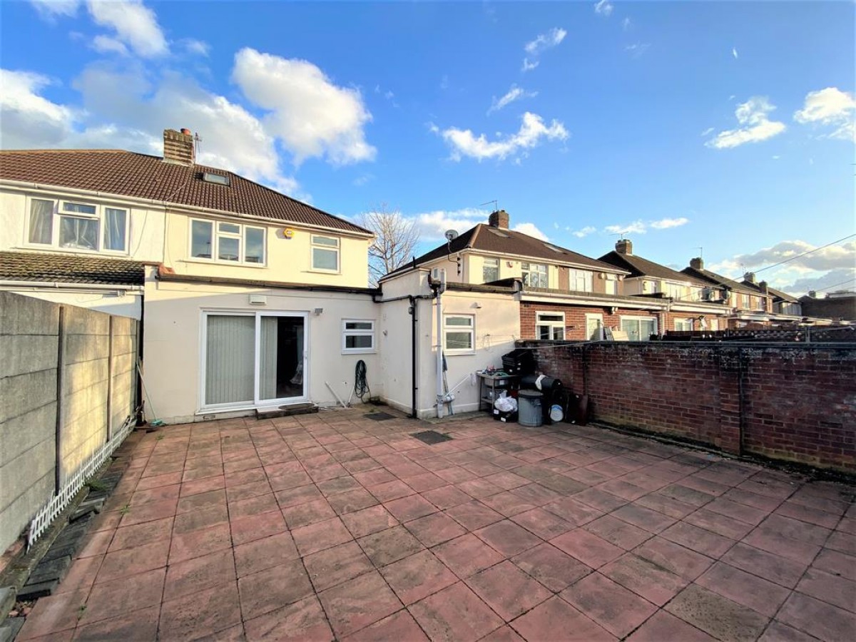 Shakespeare Avenue, Hayes, Middlesex, UB4 0BG