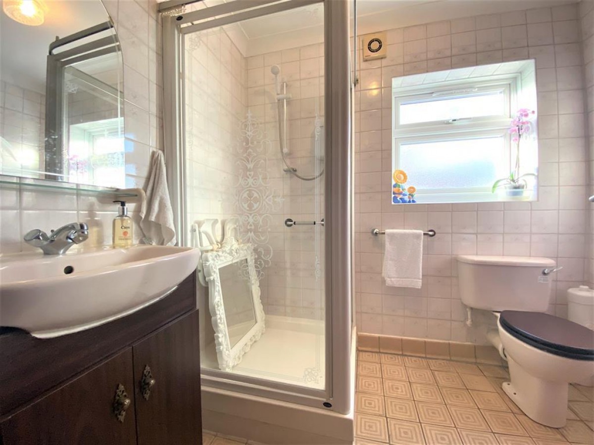 Shakespeare Avenue, Hayes, Middlesex, UB4 0BG