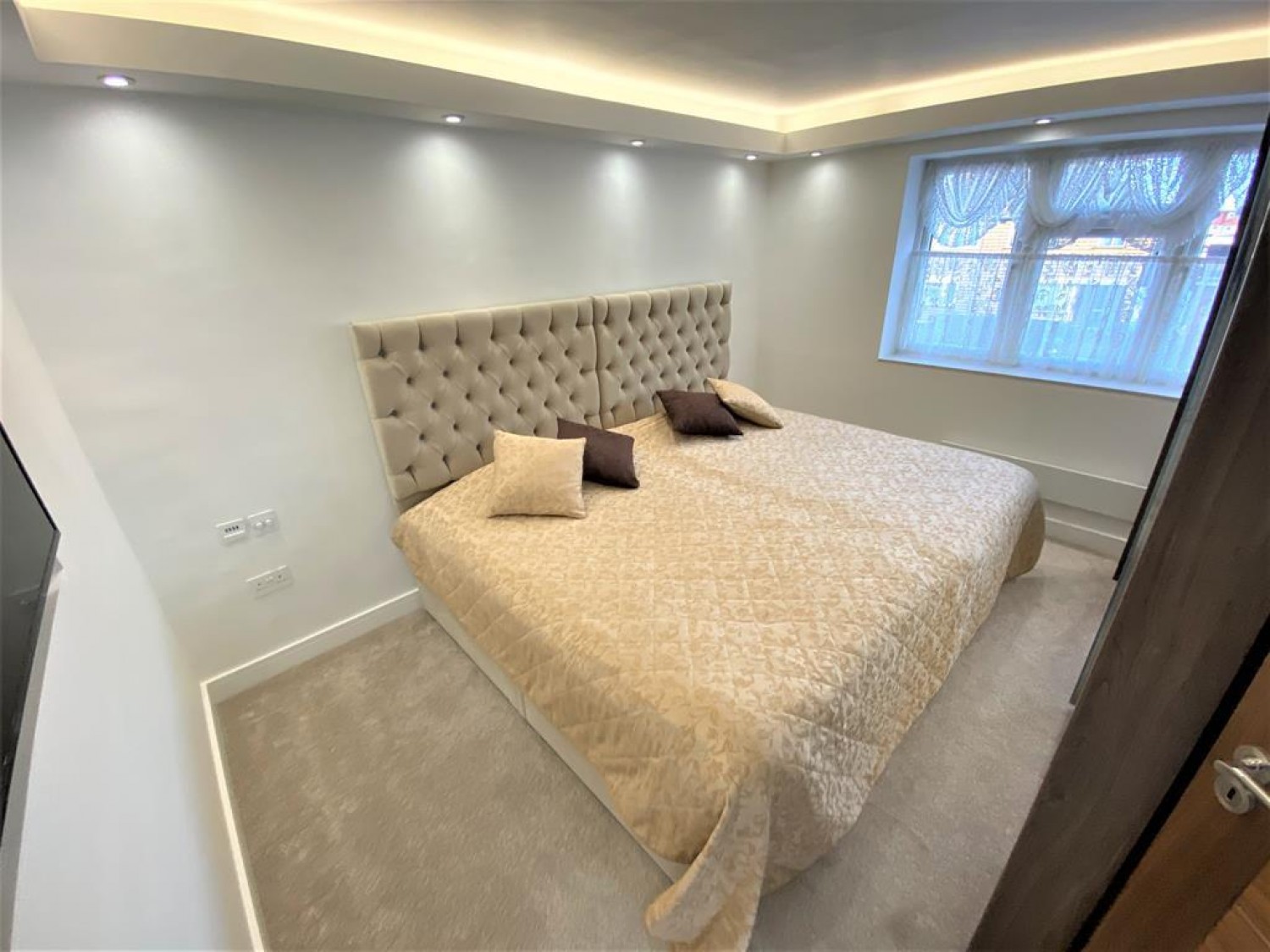 Shakespeare Avenue, Hayes, Middlesex, UB4 0BG