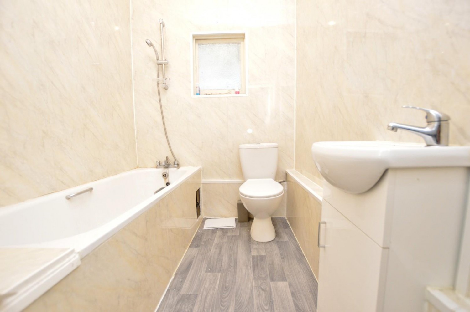 Plashet Road, Plaistow, E13 0QT