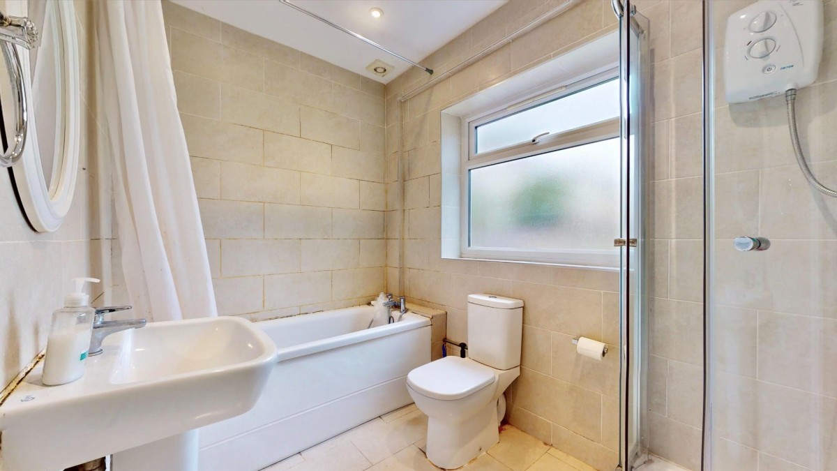Whalebone Grove, Chadwell Heath, RM6