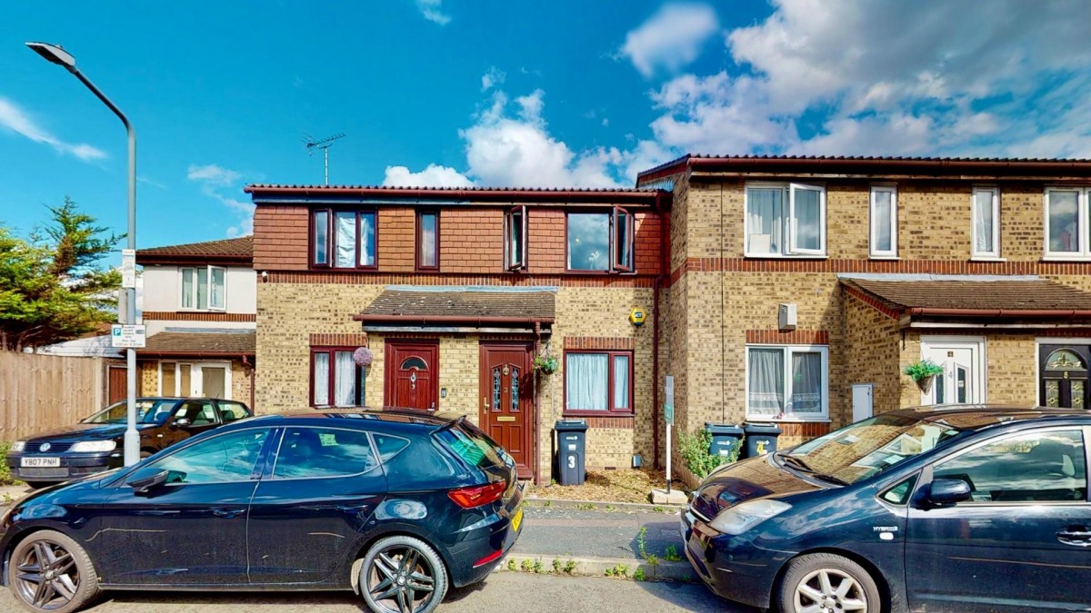 Blunden Close, Dagenham, RM8