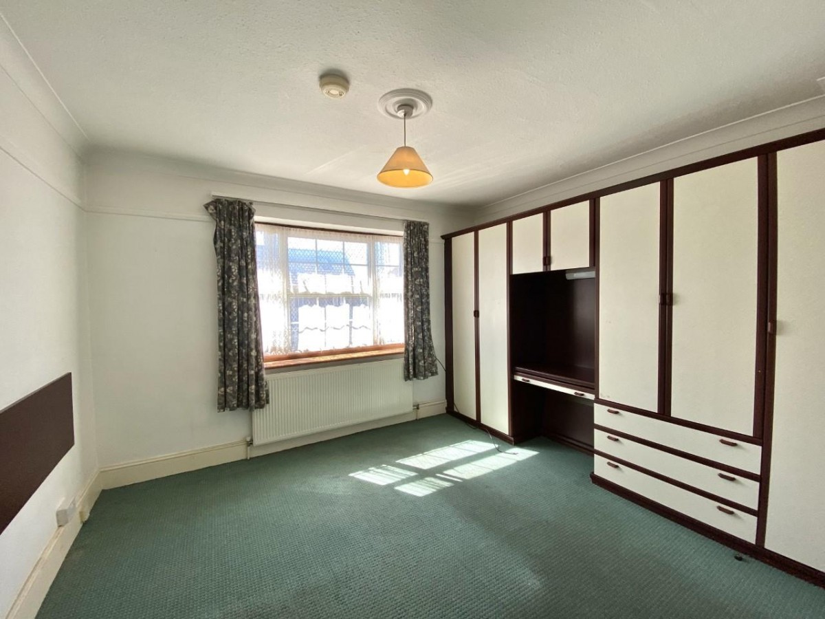 Halsway, Hayes, Middlesex, UB3 3JT