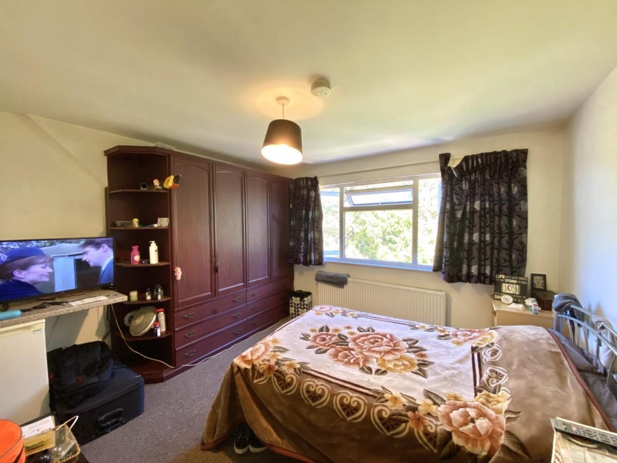 Halsway, Hayes, Middlesex, UB3 3JT
