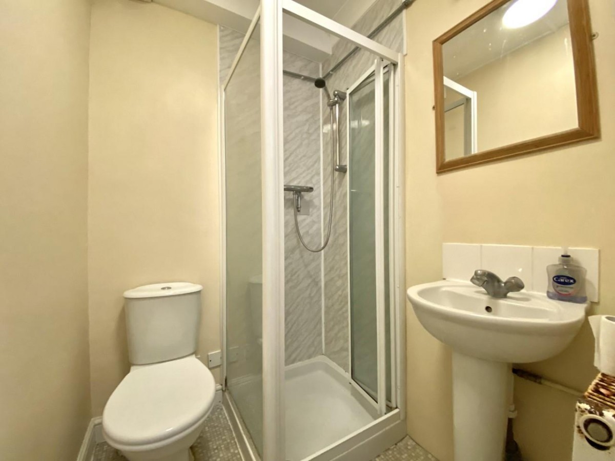 Halsway, Hayes, Middlesex, UB3 3JT